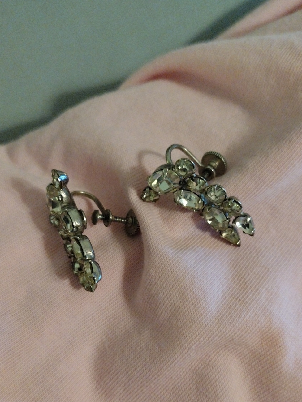 Vintage Clear Crystal Screw-Back Earrings - Silver Tone